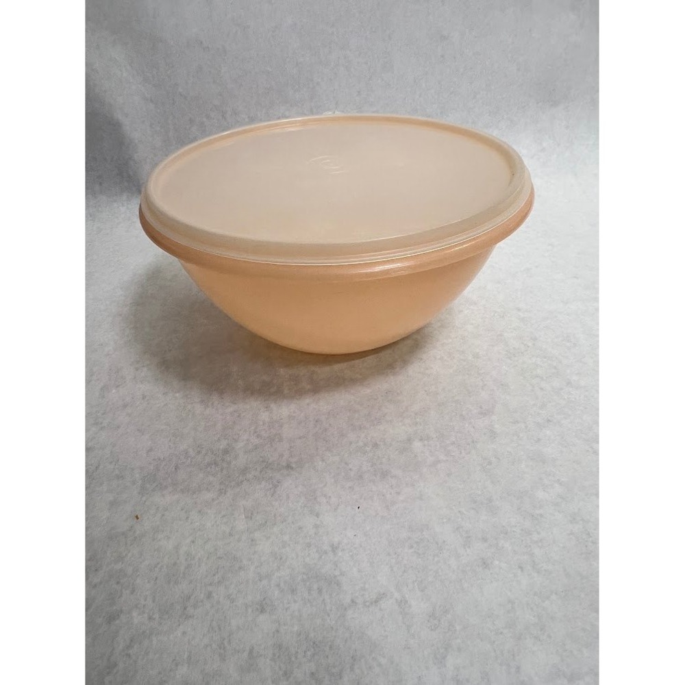 Vintage Tupperware Wonderlier Bowl Peach Salmon with Lid 838-43 8.5 Inch